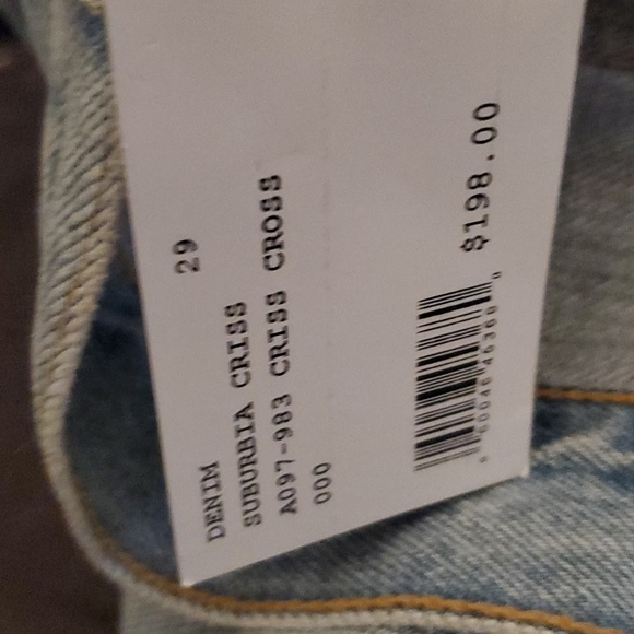 Criss Cross Upsized Jean in Suburbia - Picture 5 of 5